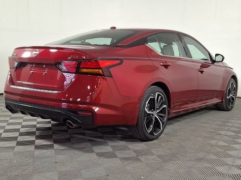 Used 2023 Nissan Altima 2.5 SR FWD image 9