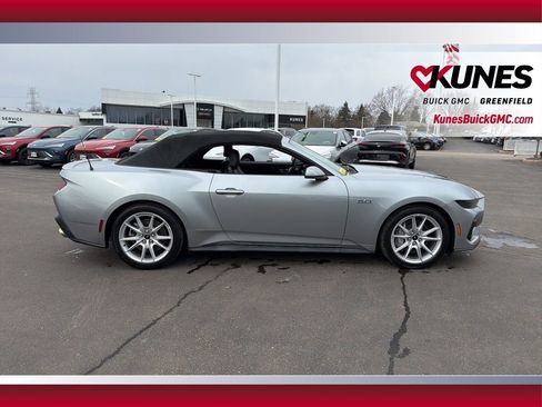 Used 2025 Ford Mustang GT Premium image 15