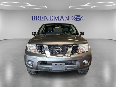 Used 2020 Nissan Frontier SV RWD image 2