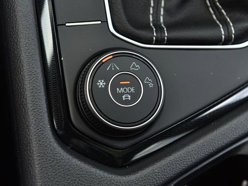 New 2026 Volkswagen Taos SEL image 17