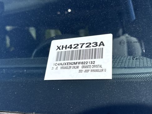 Used 2021 Jeep Wrangler Unlimited Sahara image 34