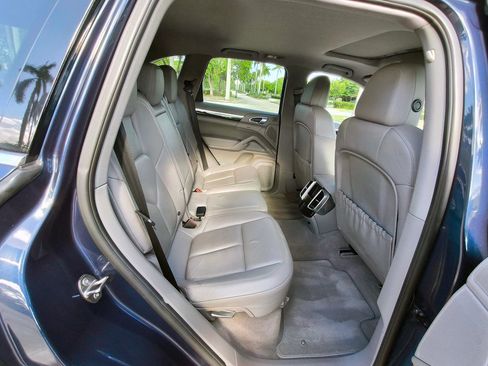 Used 2014 Porsche Cayenne AWD/4WD image 36