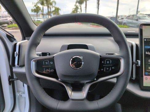 Used 2025 Volvo EX30 Ultra w/ Protection Package Premier image 18