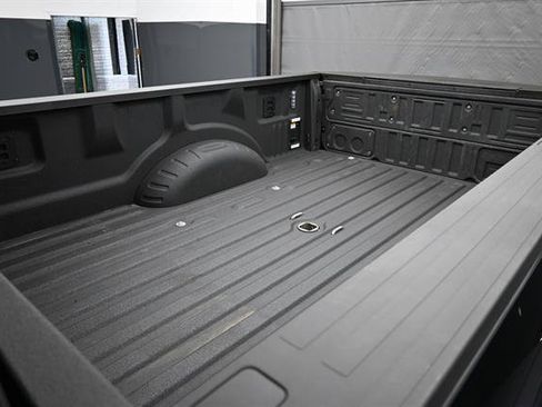 Used 2025 Ford F350 Platinum w/ FX4 Off-Road Package AWD/4WD image 16