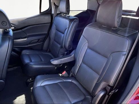 Used 2018 GMC Acadia SLT image 16