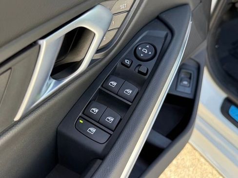 Used 2025 BMW 330i xDrive Sedan w/ M Sport Package image 18