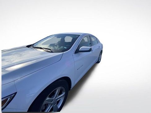 Used 2024 Chevrolet Malibu LT image 2