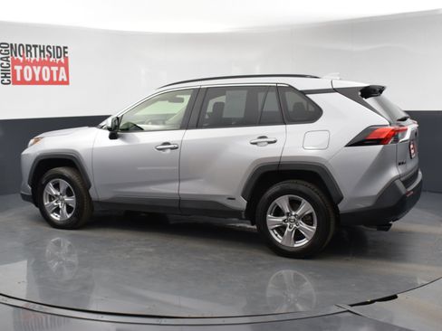 Used 2022 Toyota RAV4 XLE w/ Convenience Package image 2