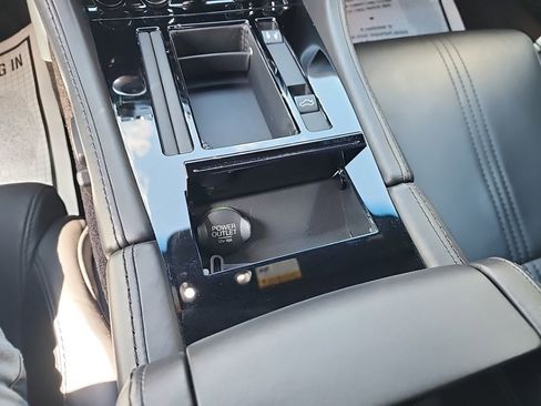 Used 2012 Aston Martin V8 Vantage S RWD image 36