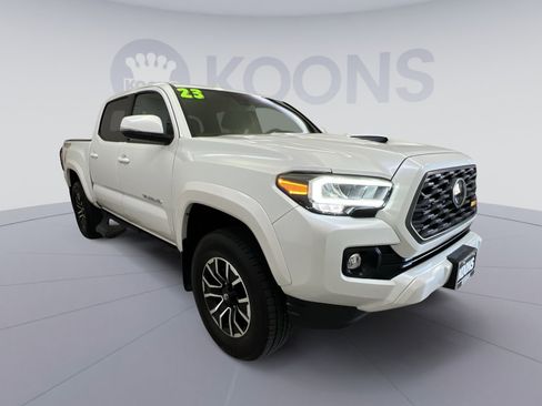 Used 2023 Toyota Tacoma TRD Sport w/ Technology Package image 8