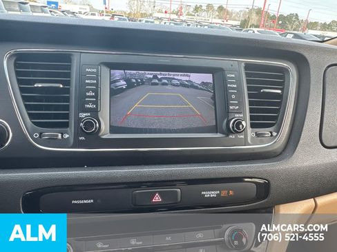 Used 2019 Kia Sedona EX image 23