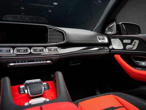 Used 2025 Mercedes-Benz GLE 53 AMG 4MATIC Coupe w/ AMG Night Package image 45