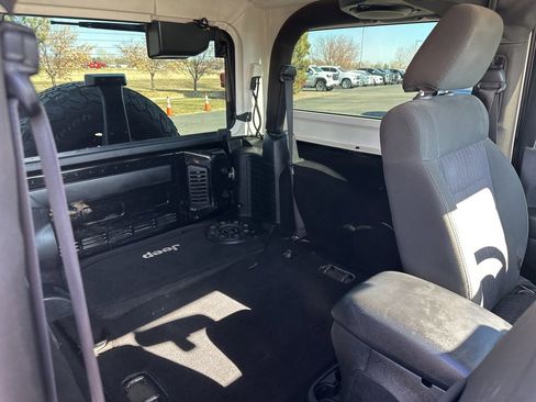 Used 2012 Jeep Wrangler Rubicon w/ PWR Convenience Group image 22