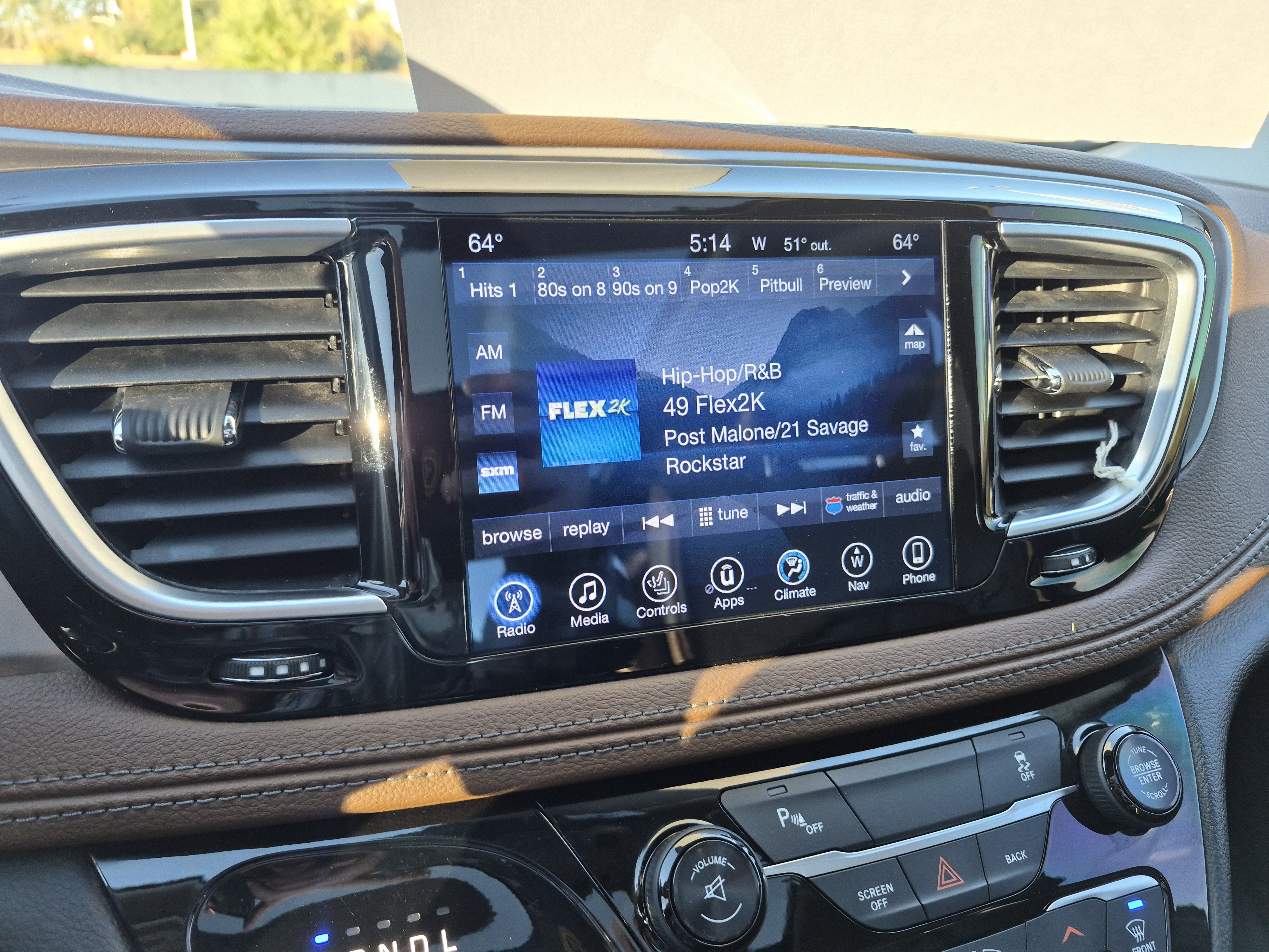 Used 2017 Chrysler Pacifica Limited FWD image 23