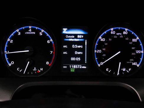 Used 2017 Toyota RAV4 LE FWD image 18