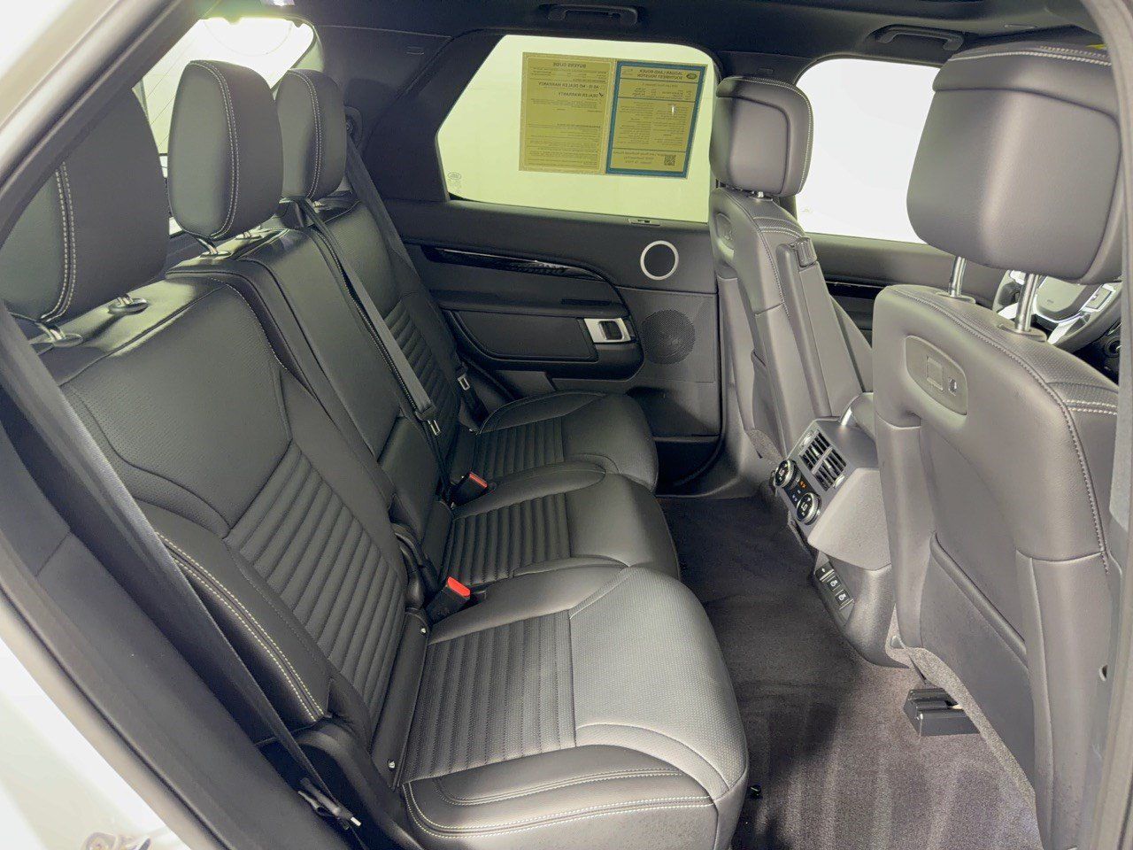 Used 2026 Land Rover Discovery S AWD/4WD image 29