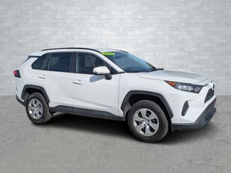 Used 2021 Toyota RAV4 LE video 1