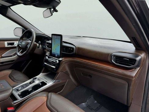 Used 2022 Ford Explorer King Ranch w/ Premium Technology Package AWD/4WD image 52