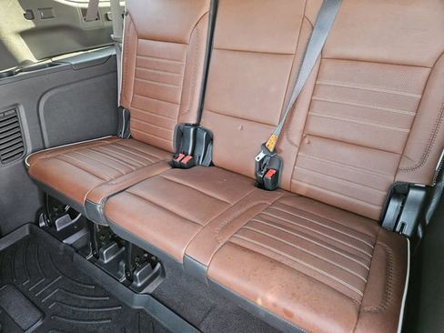 Used 2023 GMC Yukon XL Denali Ultimate AWD/4WD image 32