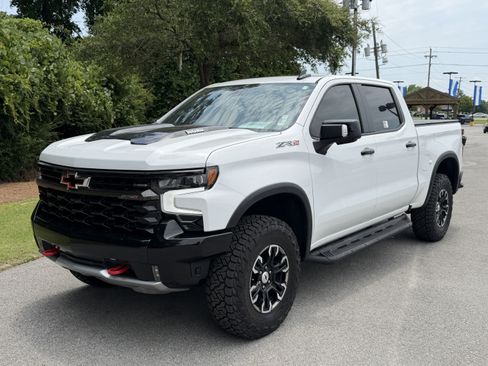 Used 2024 Chevrolet Silverado 1500 ZR2 AWD/4WD image 7