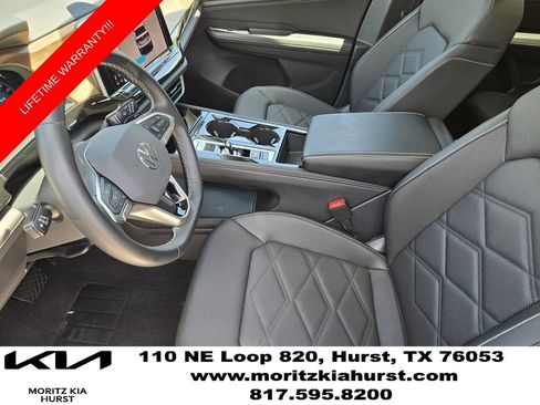 Used 2025 Volkswagen Atlas SE FWD image 18