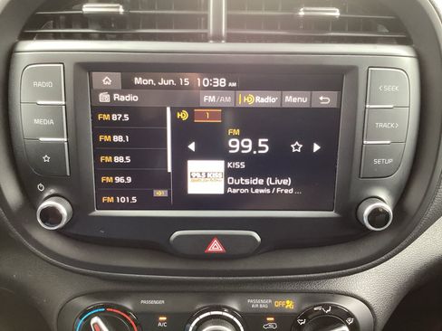 Used 2025 Kia Soul LX w/ LX Technology Package FWD image 20
