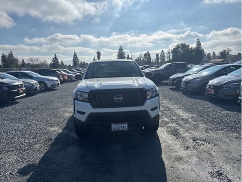 Used 2024 Nissan Frontier S image 11