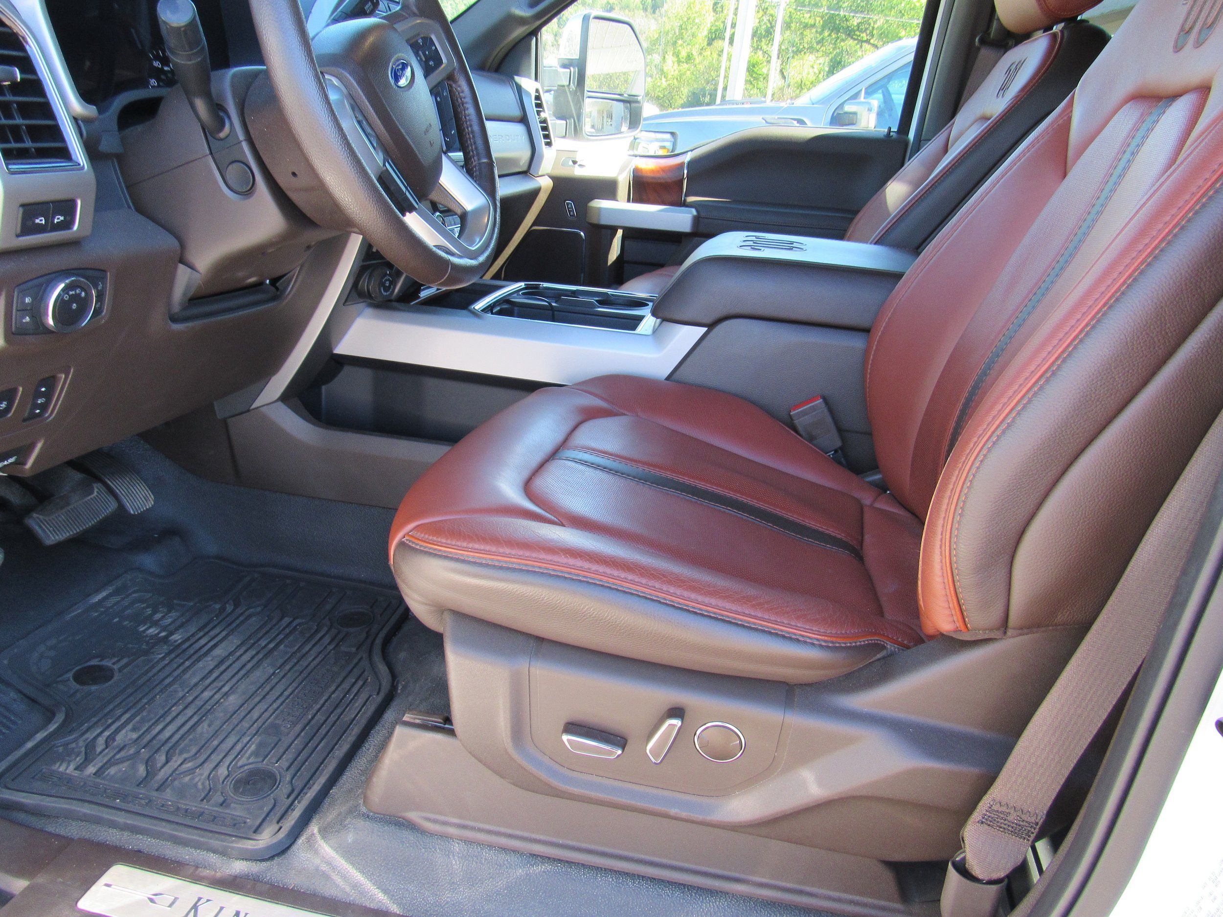 Used 2022 Ford F350 King Ranch w/ Chrome Package AWD/4WD image 5
