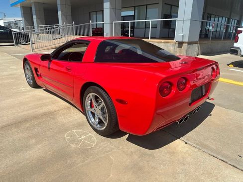 Used 2000 Chevrolet Corvette Coupe w/ Roof Pkg RWD image 23