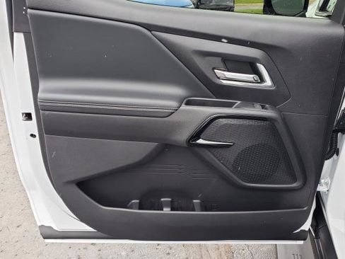 New 2025 Chevrolet Silverado EV LT image 25