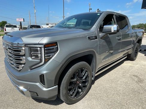Used 2023 GMC Sierra 1500 Denali w/ Denali Reserve Package AWD/4WD image 6