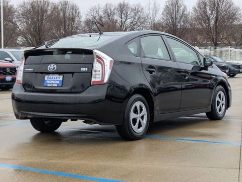 Used 2015 Toyota Prius Two image 6