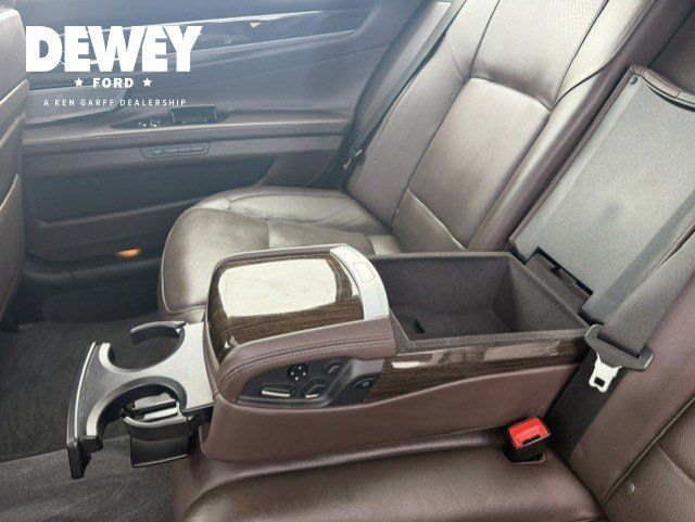 Used 2014 BMW 750Li RWD image 31
