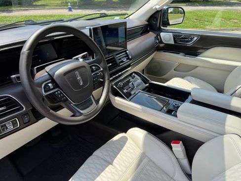 Used 2023 Lincoln Navigator L Black Label AWD/4WD image 18
