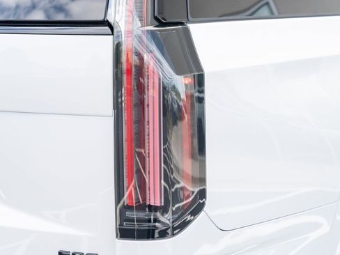 Used 2025 Cadillac Escalade ESV Sport Platinum w/ LPO, ONYX Package RWD image 12