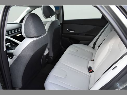 New 2026 Hyundai Elantra Limited FWD image 10