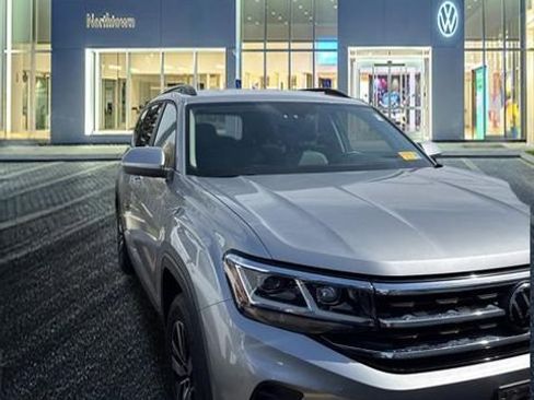 Used 2023 Volkswagen Atlas SE AWD/4WD image 9