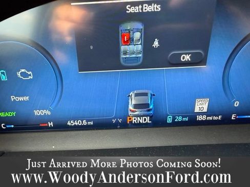 Used 2025 Ford Escape SE w/ PHEV Premium Package FWD image 9