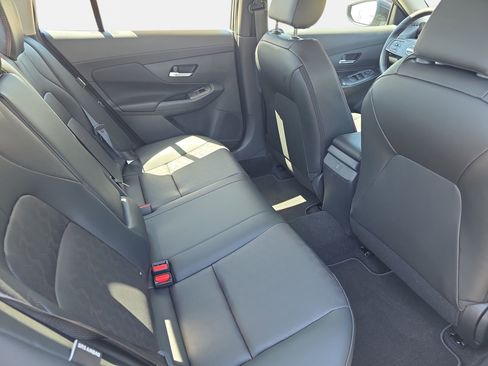 New 2026 Nissan Sentra SR w/ SR Premium Package FWD image 11