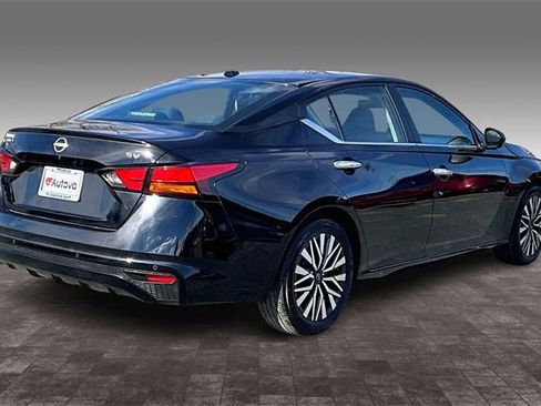 Used 2024 Nissan Altima 2.5 SV image 6