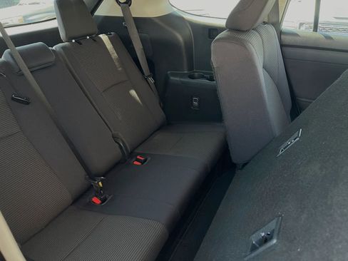 Used 2023 Toyota Highlander LE FWD image 12