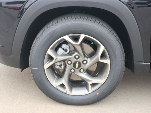 New 2026 Chevrolet Trax LT w/ Driver Confidence Package image 7