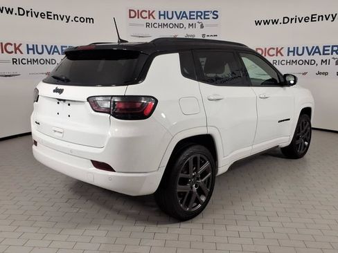 Used 2025 Jeep Compass Limited w/ Driver Assist Group I AWD/4WD image 4