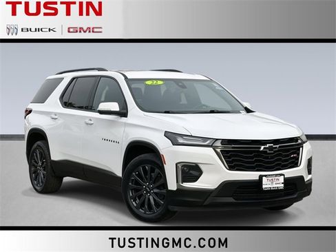 Used 2022 Chevrolet Traverse RS image 1