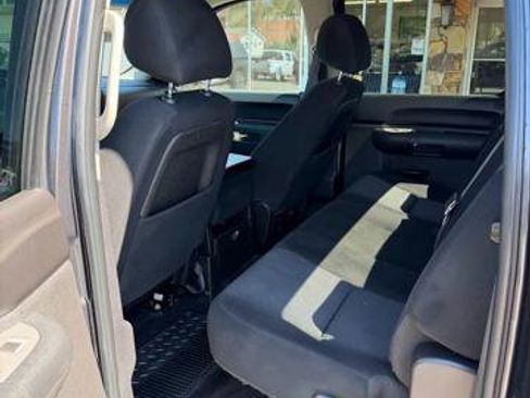 Used 2010 GMC Sierra 1500 SLE w/ Power Pack Plus image 11