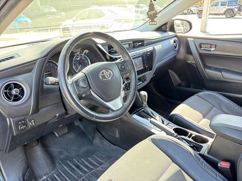Used 2017 Toyota Corolla SE image 6