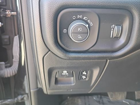 Used 2023 RAM 1500 Big Horn AWD/4WD image 18