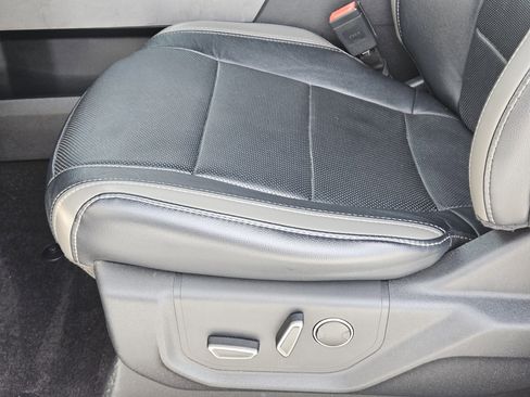 Used 2018 Ford F150 Raptor w/ Equipment Group 802A Luxury image 26