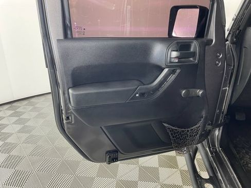 Used 2014 Jeep Wrangler Unlimited Sport w/ Max Tow Package AWD/4WD image 17