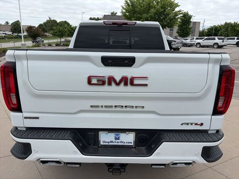 Used 2025 GMC Sierra 1500 AT4 w/ AT4 Premium Package AWD/4WD image 14
